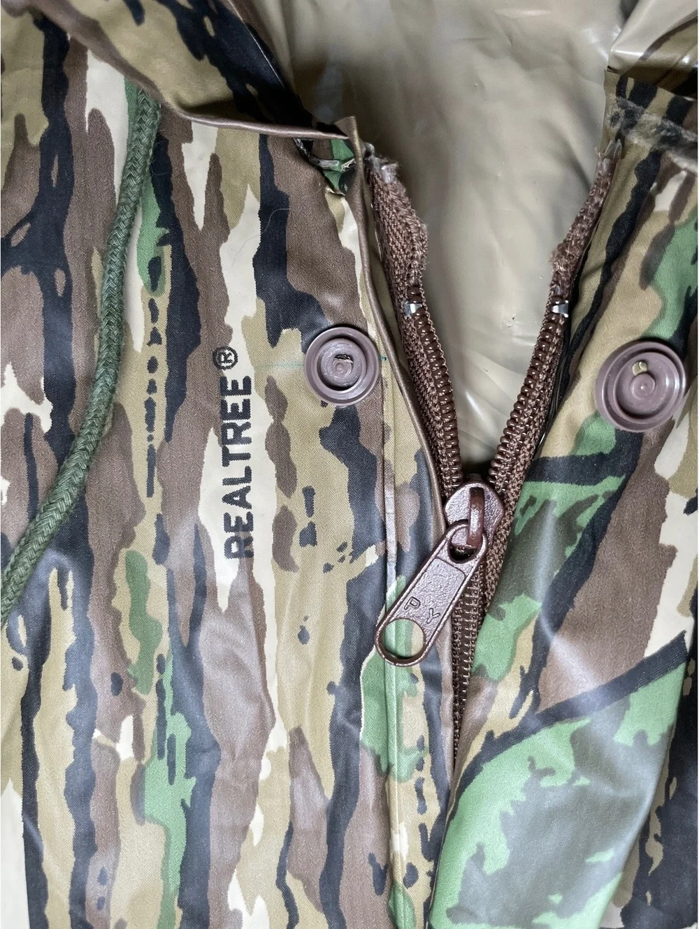 Vintage Realtree Camo Vinyl Rain Jacket Hunting Gorpcore Hooded Waterproof ~XL